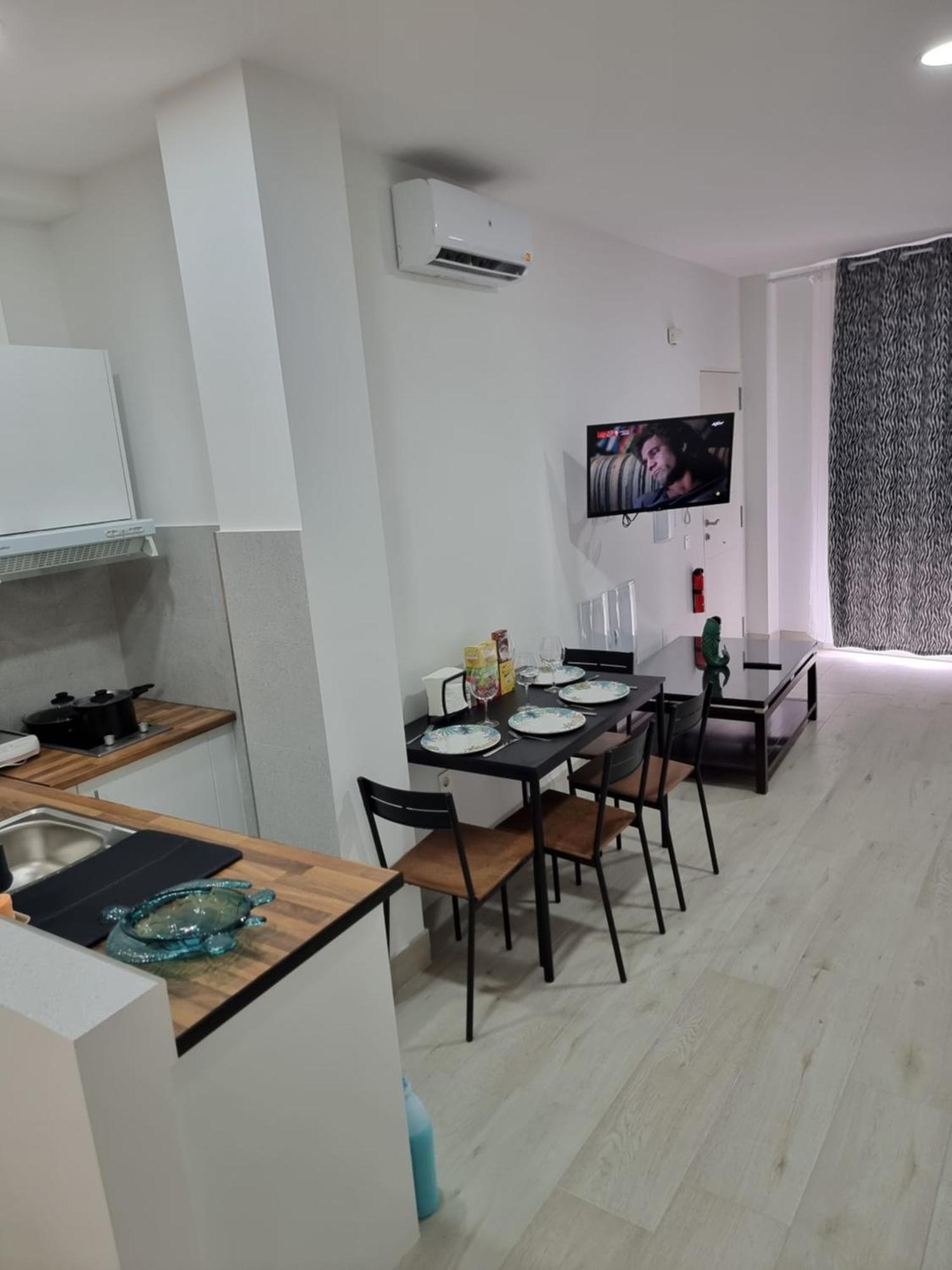 Apartamentos Zanca City Center Free Luggage Storage Malaga Bagian luar foto