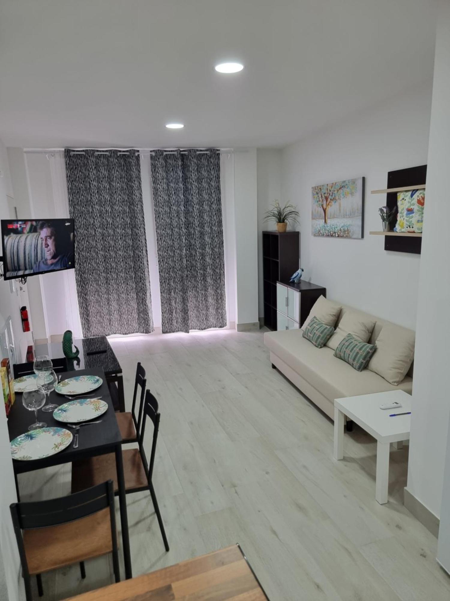 Apartamentos Zanca City Center Free Luggage Storage Malaga Bagian luar foto
