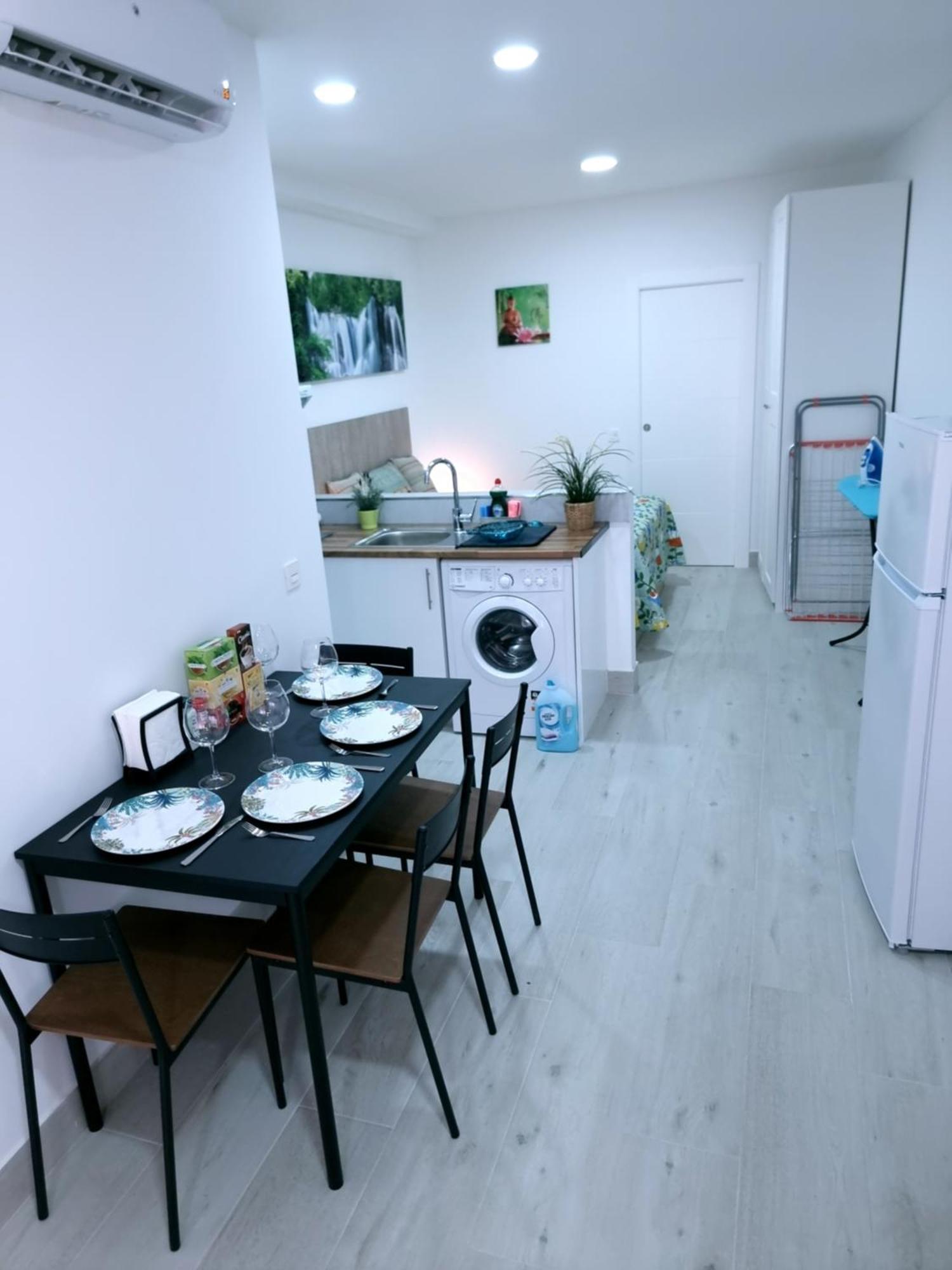 Apartamentos Zanca City Center Free Luggage Storage Malaga Bagian luar foto